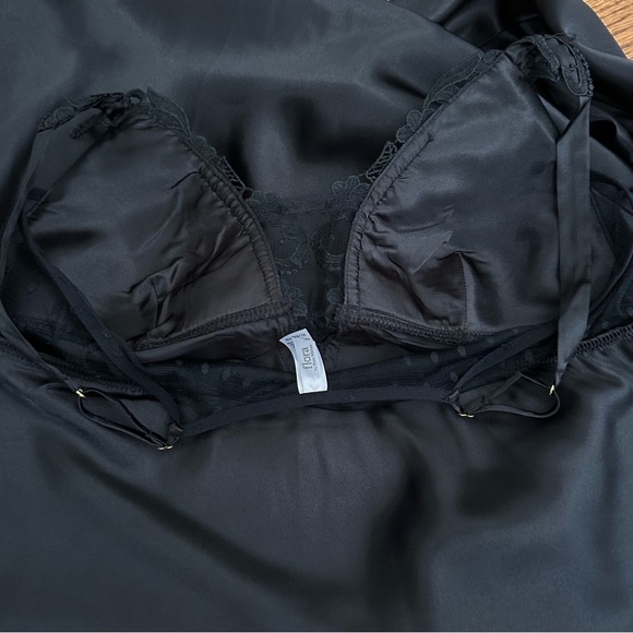 Flora by FLORA NIKROOZ Black Satin Stella Chemise Gown and Robe Set Negligee XL - Picture 15 of 16